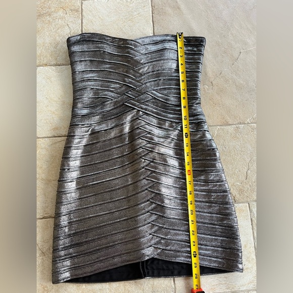 BCBG Max Azria Strapless Mini Dress Sz M | Metallic Y2K Bodycon Kardashian - Picture 14 of 16